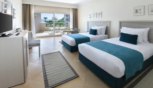 Superior Room, Partial Sea View (King or Twin Bed)