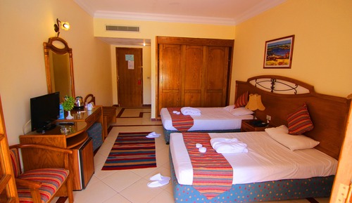 Standard Double or Twin Room, Pool View