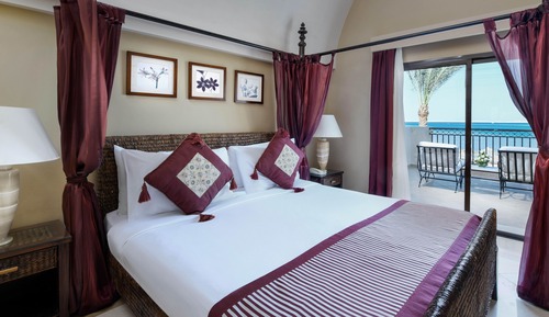 Junior Suite, 1 Queen Bed, Pool View (or Sea View)