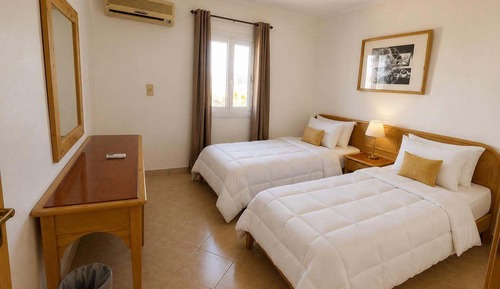 Superior Suite, 1 Bedroom, Kitchenette, Pool View
