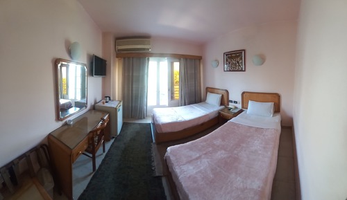 City Twin Room, 2 Twin Beds, City View