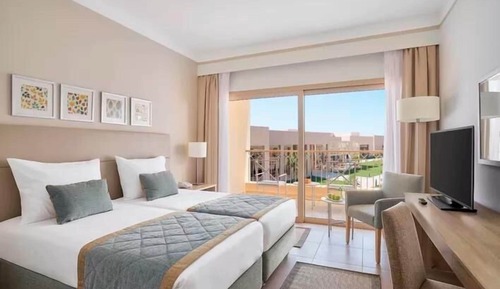 Superior Room, Garden View (Queen or Twin Beds)