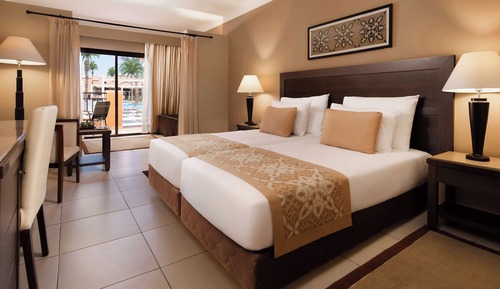 Family Room, 2 Twin Beds, Pool View