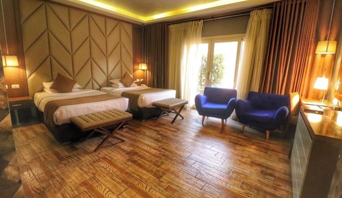 Family Suite, Pool View