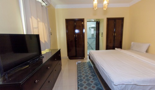 Deluxe Studio, 1 Queen Bed, City View