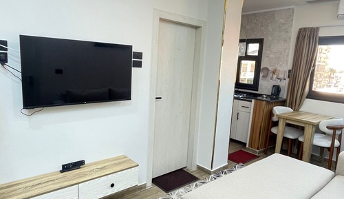 Studio with Sea View R-8