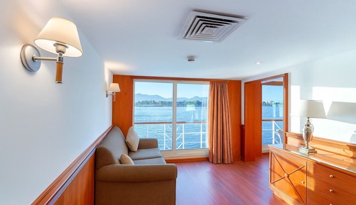 Deluxe Suite, River View