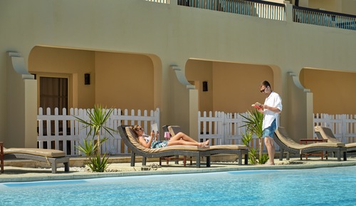 Room (Swim- up)