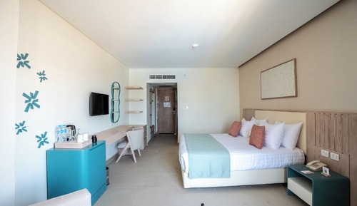 Superior Room, Pool View