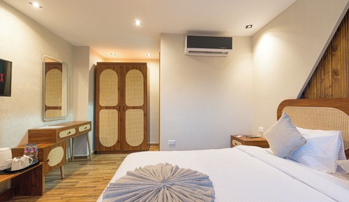 Luxury Room, 1 King Bed
