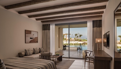 Deluxe Room, 1 Queen Bed (Family | Swim Up)