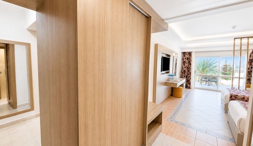 Royal Family 2 Bed Rooms
