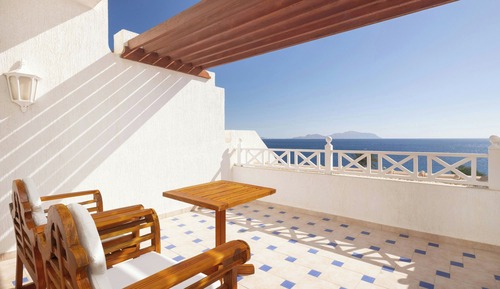 Junior Suite, Balcony, Sea View (High Floor, Sitting Area)