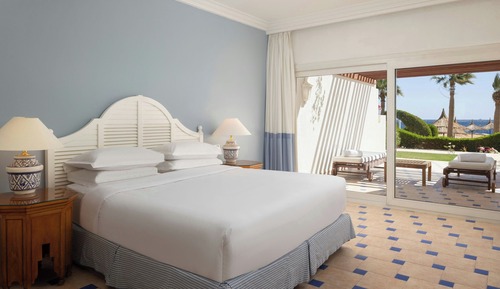 Junior Suite, 1 Bedroom, Balcony, Sea View (Sitting Area, Red Sea View)