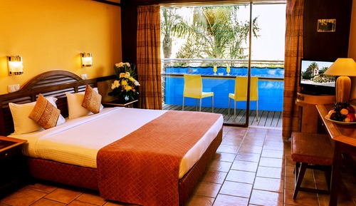 Superior Double or Twin Room, Partial Sea View