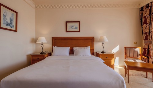Standard Room, 1 King Bed, Balcony, Garden View