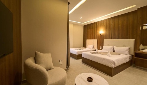 Panoramic Twin Room With Pyramids View