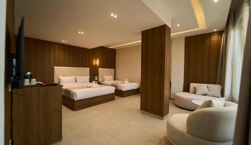 Junior Suite With Jacuzzi - Panoramic Pyramids View