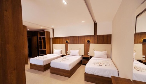 Panoramic Triple Room With Pyramids View