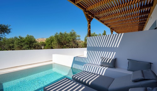 Suite, Pool View