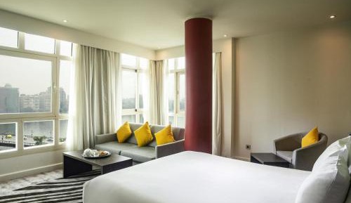 Junior Suite with One Double Bed and Sofa - River Side