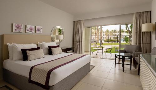 Superior, Queen or Twin Bed, Pool View, Ground Floor