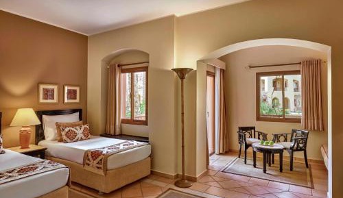 Deluxe, Queen or Twin Bed, Garden View