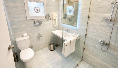 Double or Twin Room with Partial Sea View