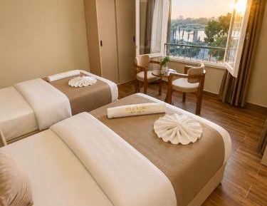 Deluxe Twin Room with Nile View