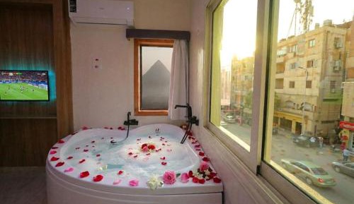 Queen Room with Spa Bath