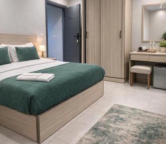 Deluxe Double Room (2 Adults + 1 Child)