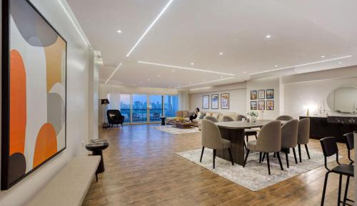 Four-Bedroom Luxury Apartment