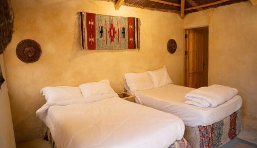 Room #1549996305