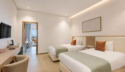 Family Jacuzzi Suite