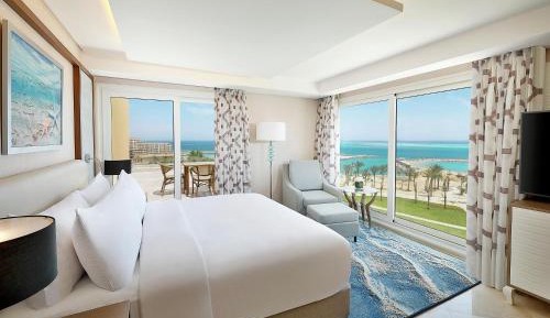 King Infinity Suite with Sea View