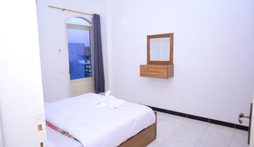 Two-Bedroom Deluxe Apartment with Balcony
