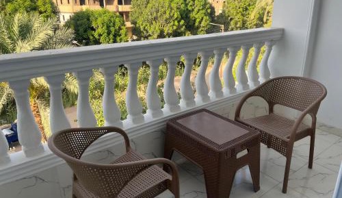 Queen Room with Pool View