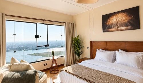 Three-Bedroom Premium Apartment with Resort View