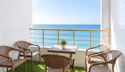 Three-Bedroom Deluxe Apartment With Sea View