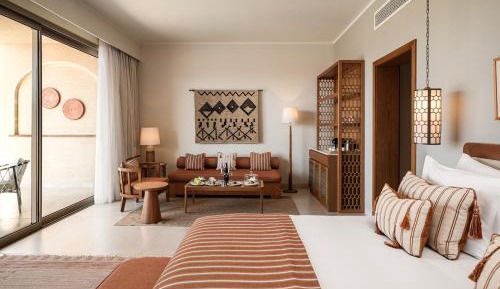 	 Grand Deluxe, King Bed, Pool View