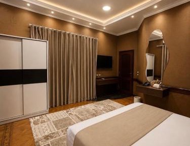 Suite with City View