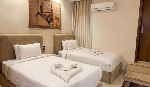 Deluxe Double or Twin Room