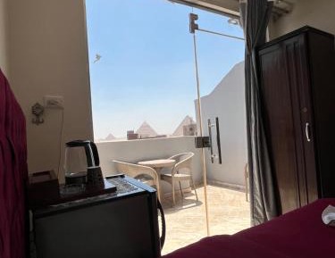 Deluxe Double Room (2 Adults + 1 Child)