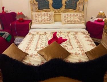 Deluxe King Suite