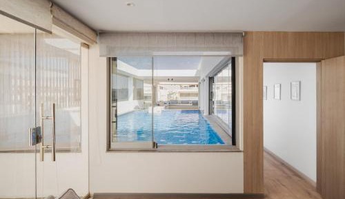 Four-Bedroom Apartment with Lake View