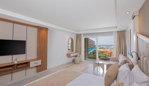 Double or Twin Room with Sea View