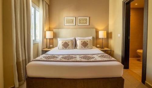 Standard Queen or Twin Bed Garden View