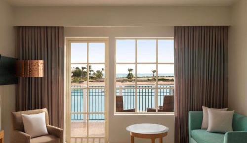 Deluxe King Room with Lagoon View