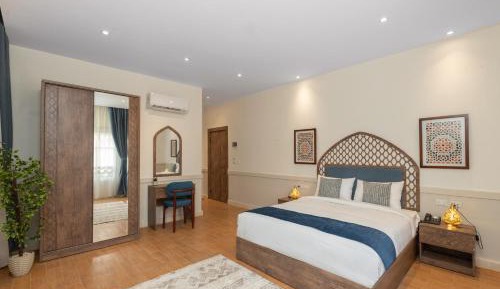Deluxe Queen Room