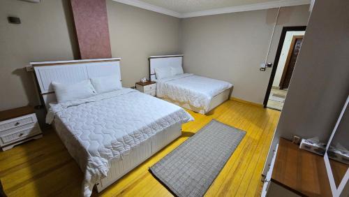 Five-Bedroom Deluxe Apartment